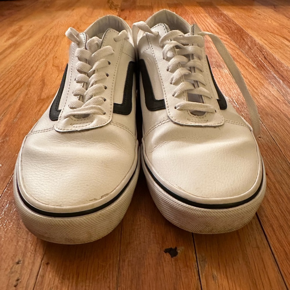 Vans - Picture 3 of 6
